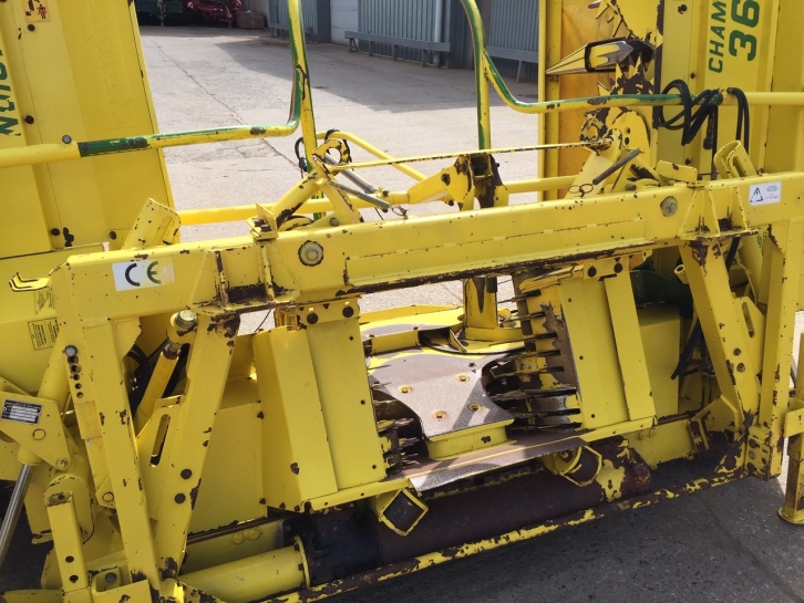 Kemper Champion 360 8 row maize header