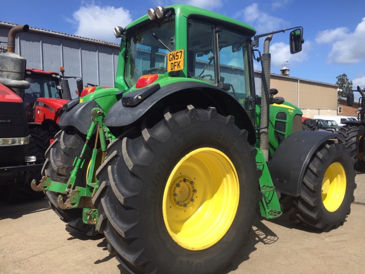 John Deere 7530