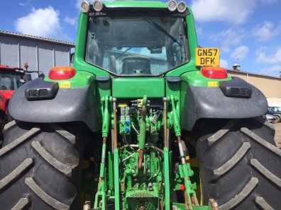 John Deere 7530