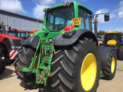 John Deere 7530