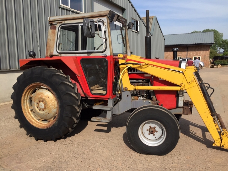 Massey Ferguson 575