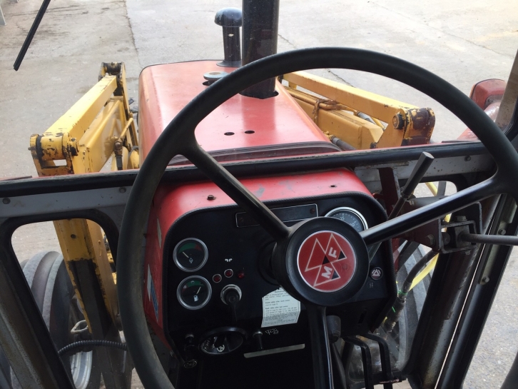 Massey Ferguson 575