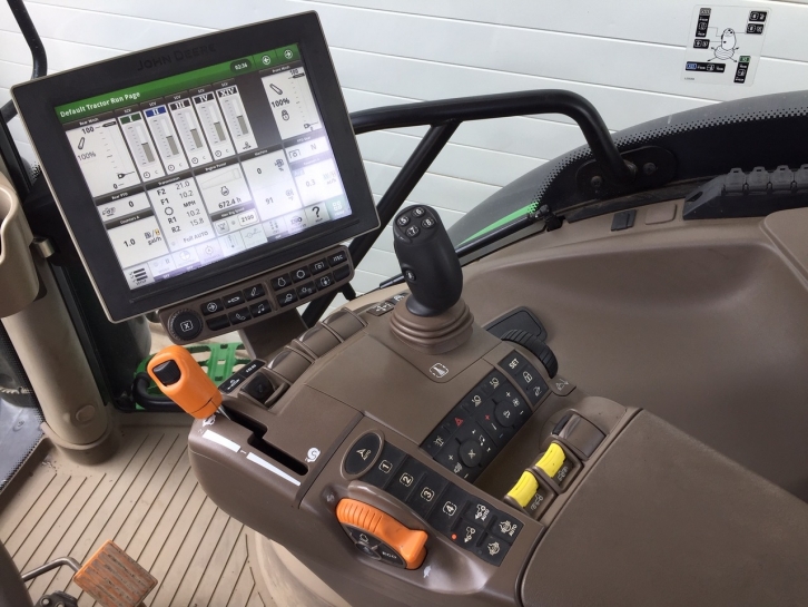 John Deere 6155R