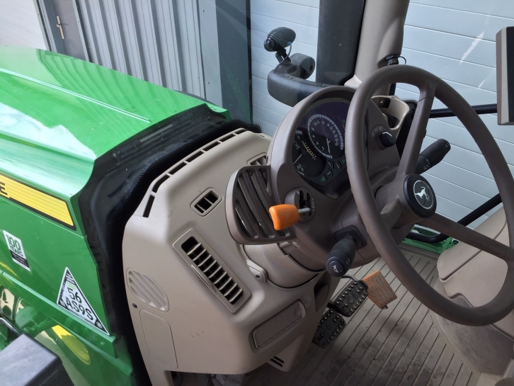 John Deere 6155R
