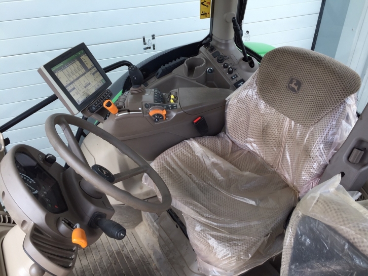 John Deere 6155R