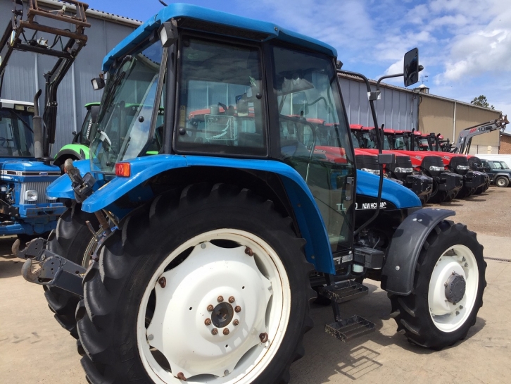 New Holland TL80