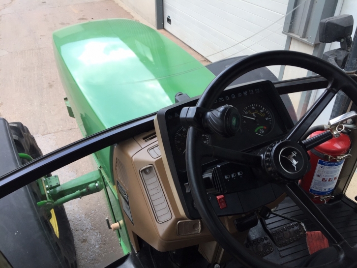 John Deere 6600