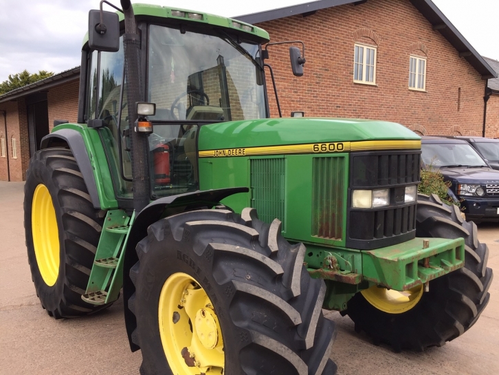 John Deere 6600