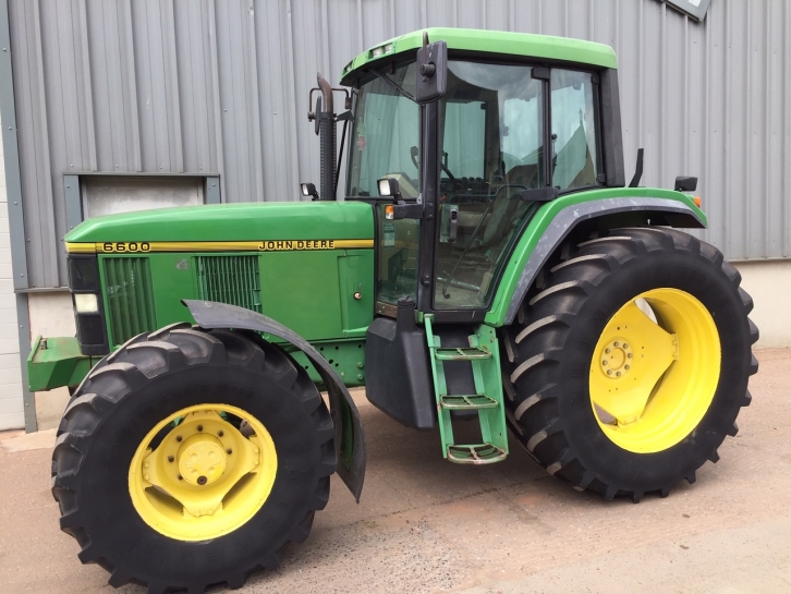 John Deere 6600