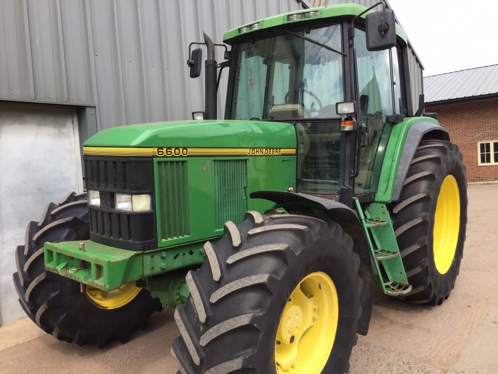 John Deere 6600