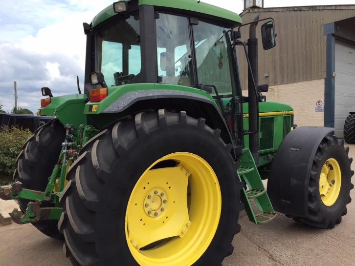 John Deere 6600