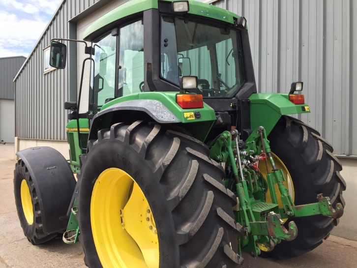 John Deere 6600