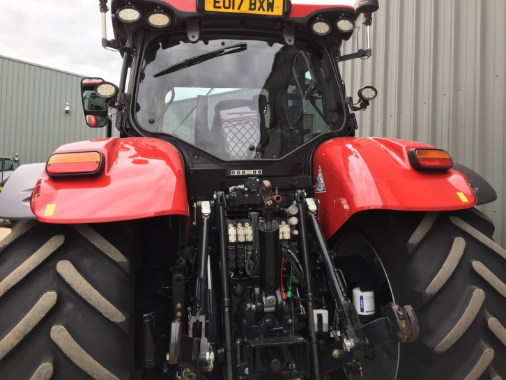 Case CVX 240