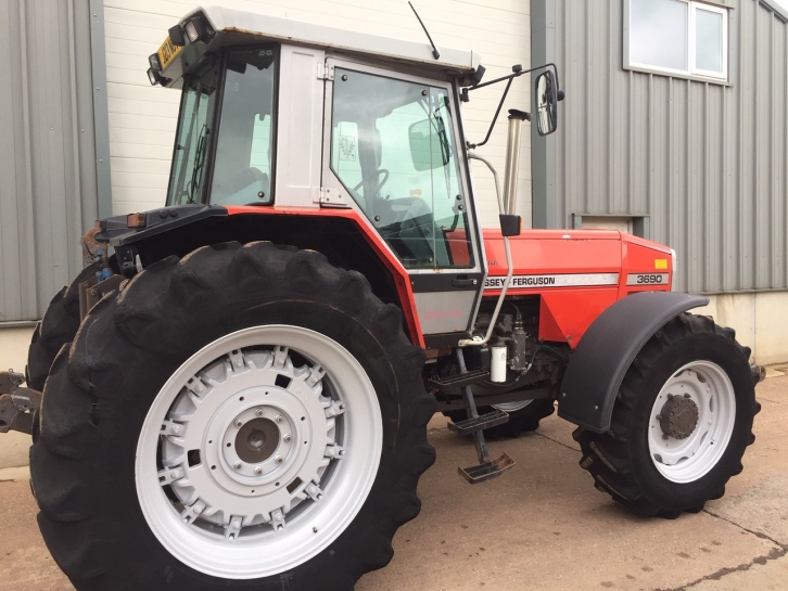 Massey Ferguson 3690