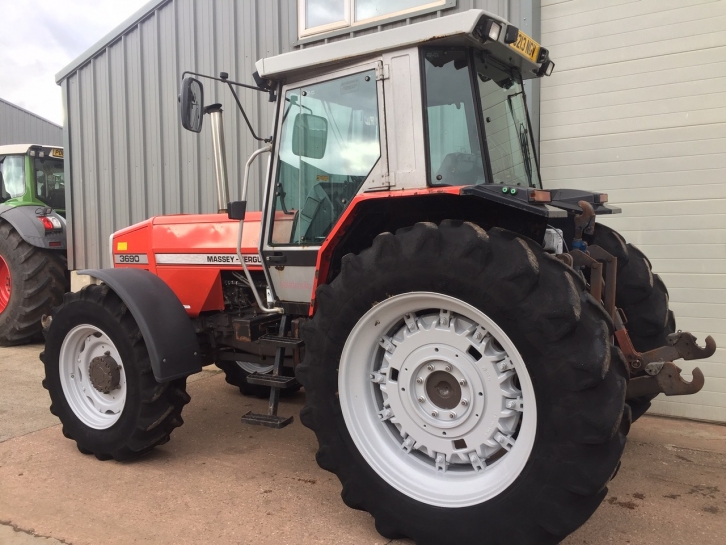 Massey Ferguson 3690