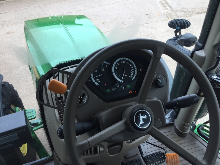 John Deere 6130R