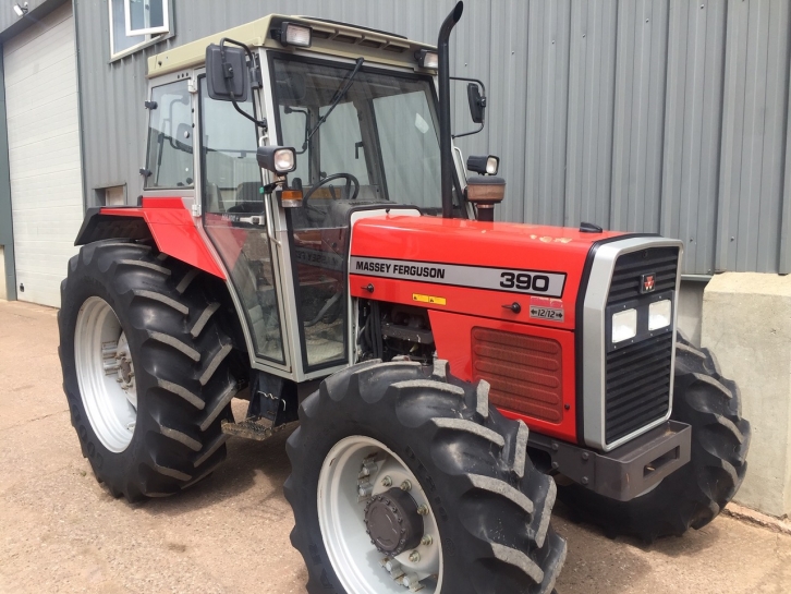 Massey Ferguson 390