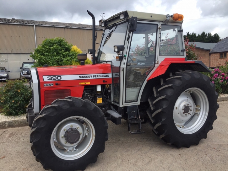 Massey Ferguson 390