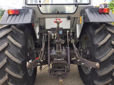 Massey Ferguson 390