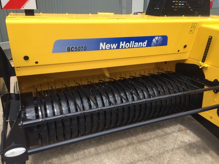 New Holland BC5070 baler