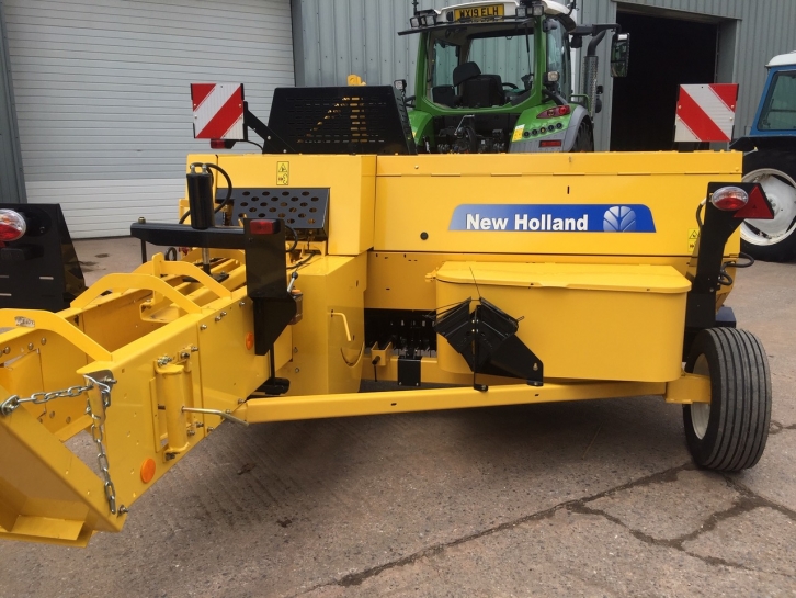 New Holland BC5070 baler