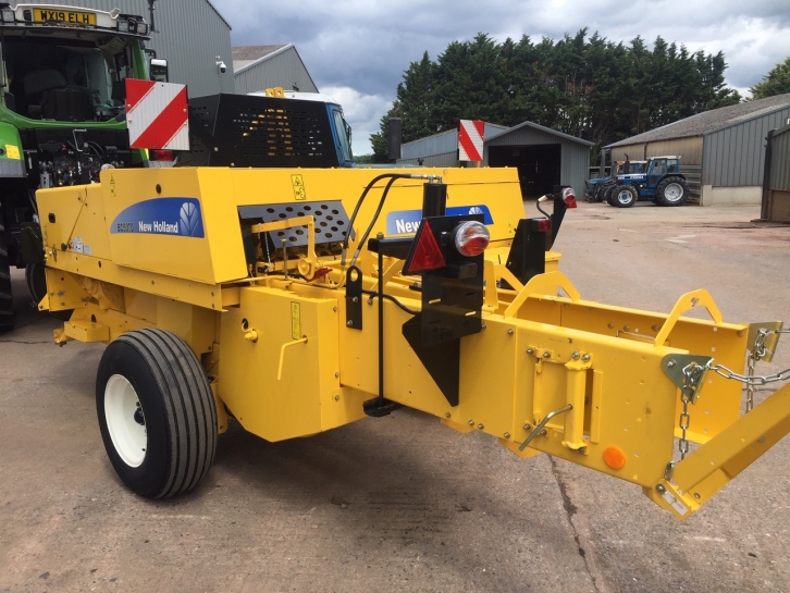 New Holland BC5070 baler