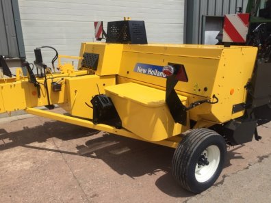 New Holland BC5070 baler