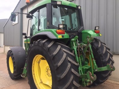 John Deere 6800