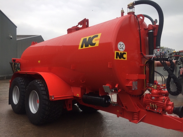 NC 3500 Gallon vacuum tanker
