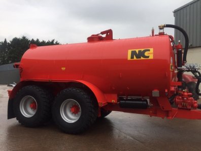 NC 3500 Gallon vacuum tanker