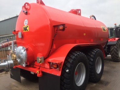 NC 3500 Gallon vacuum tanker
