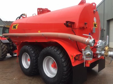 NC 3500 Gallon vacuum tanker
