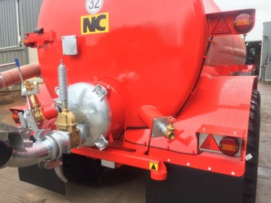 NC 3500 Gallon vacuum tanker