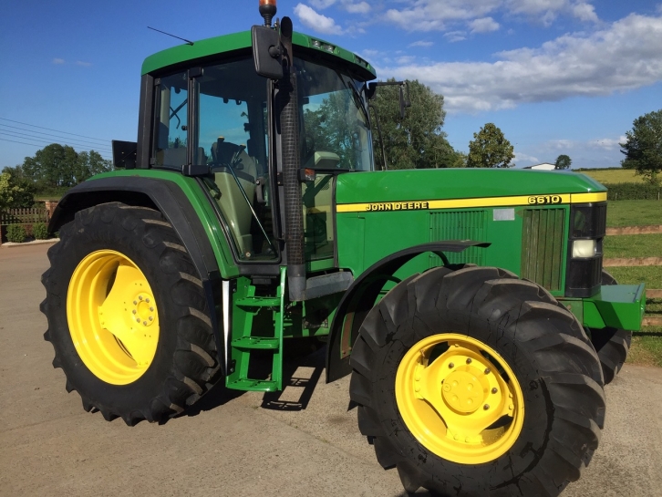 John Deere 6610