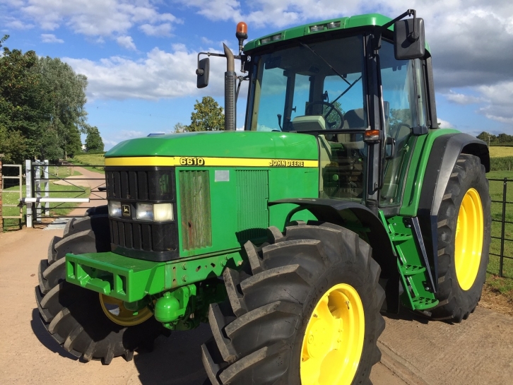 John Deere 6610