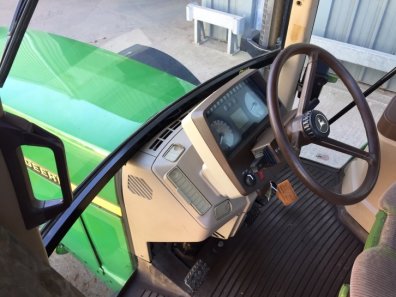 John Deere 6610