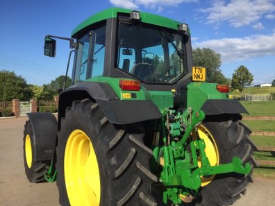 John Deere 6610