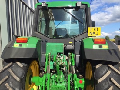 John Deere 6610