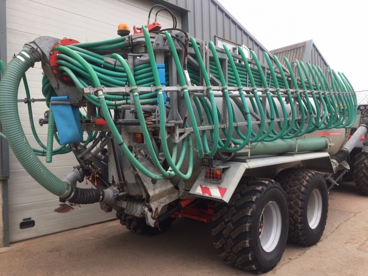Pichon 3,500 Gallon Vacuum tanker