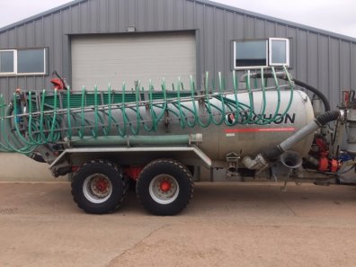 Pichon 3,500 Gallon Vacuum tanker