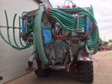 Pichon 3,500 Gallon Vacuum tanker