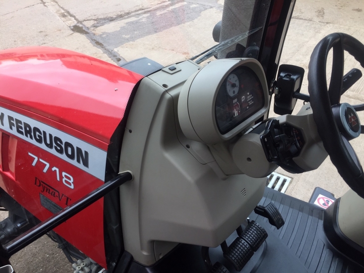 Massey Ferguson 7718 Efficent