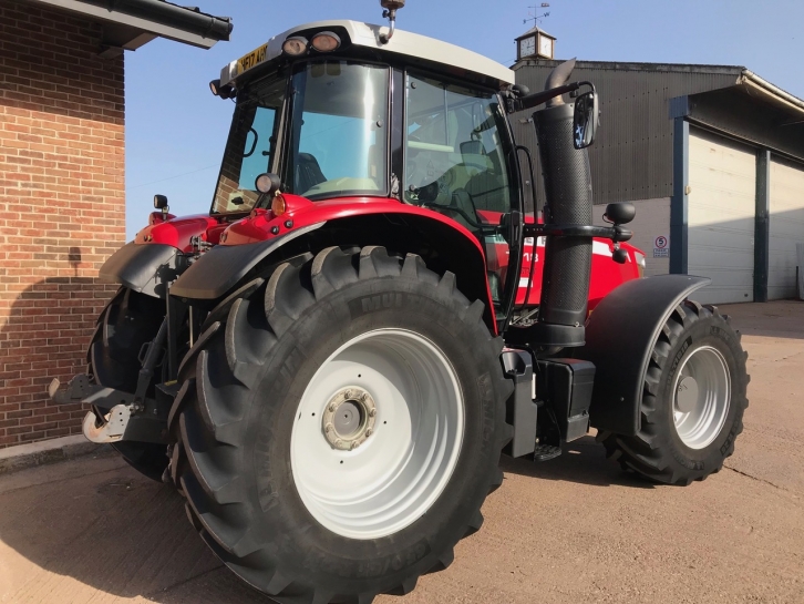 Massey Ferguson 7718 Efficent