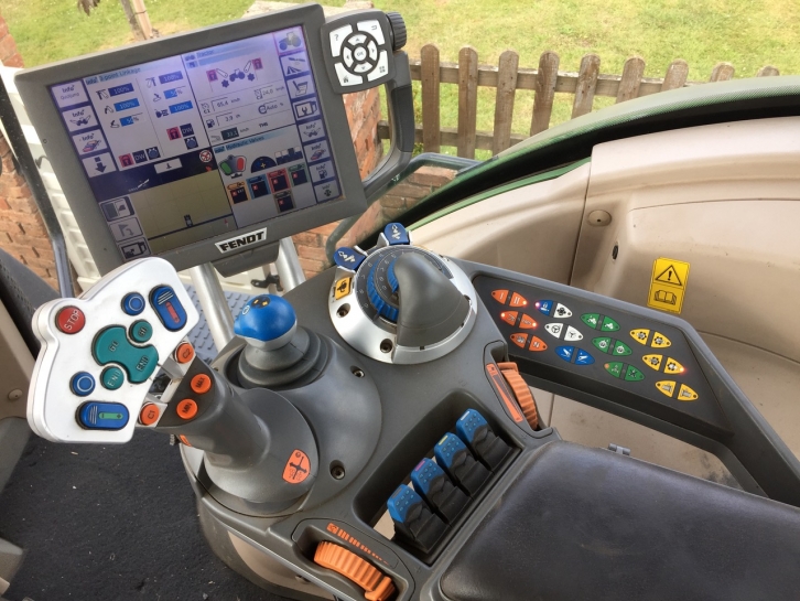 Fendt 824 Profi-Plus