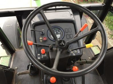 John Deere 2140
