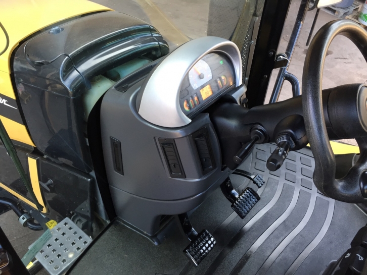 CAT Challenger 765D