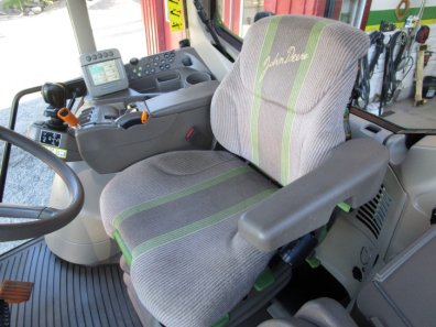 John Deere 7530