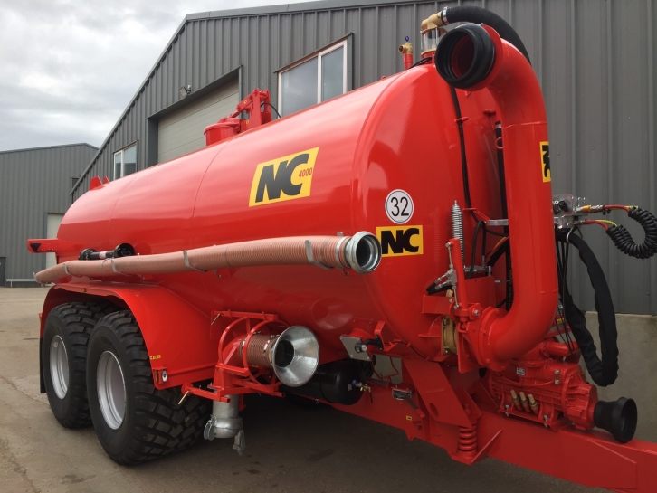 NC 4000 Gallon vacuum tanker