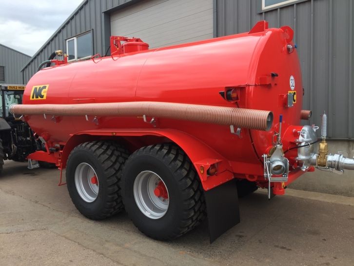 NC 4000 Gallon vacuum tanker