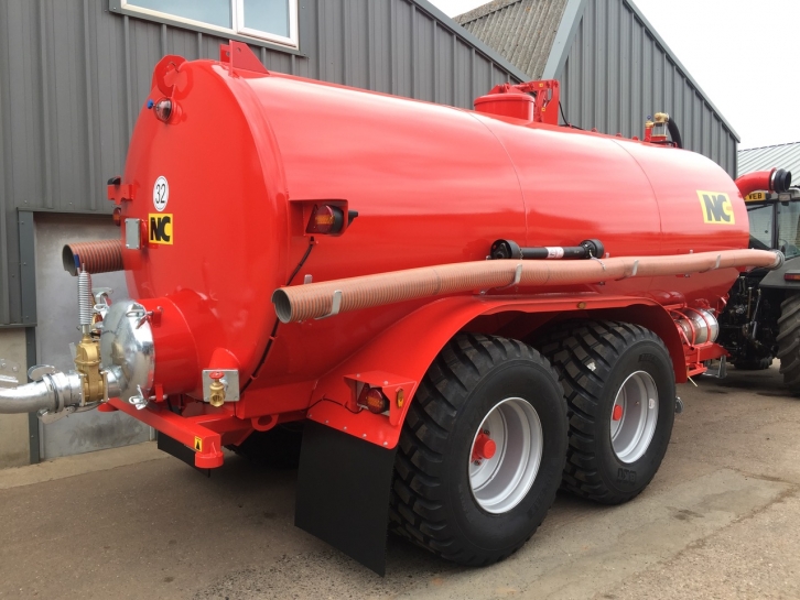 NC 4000 Gallon vacuum tanker